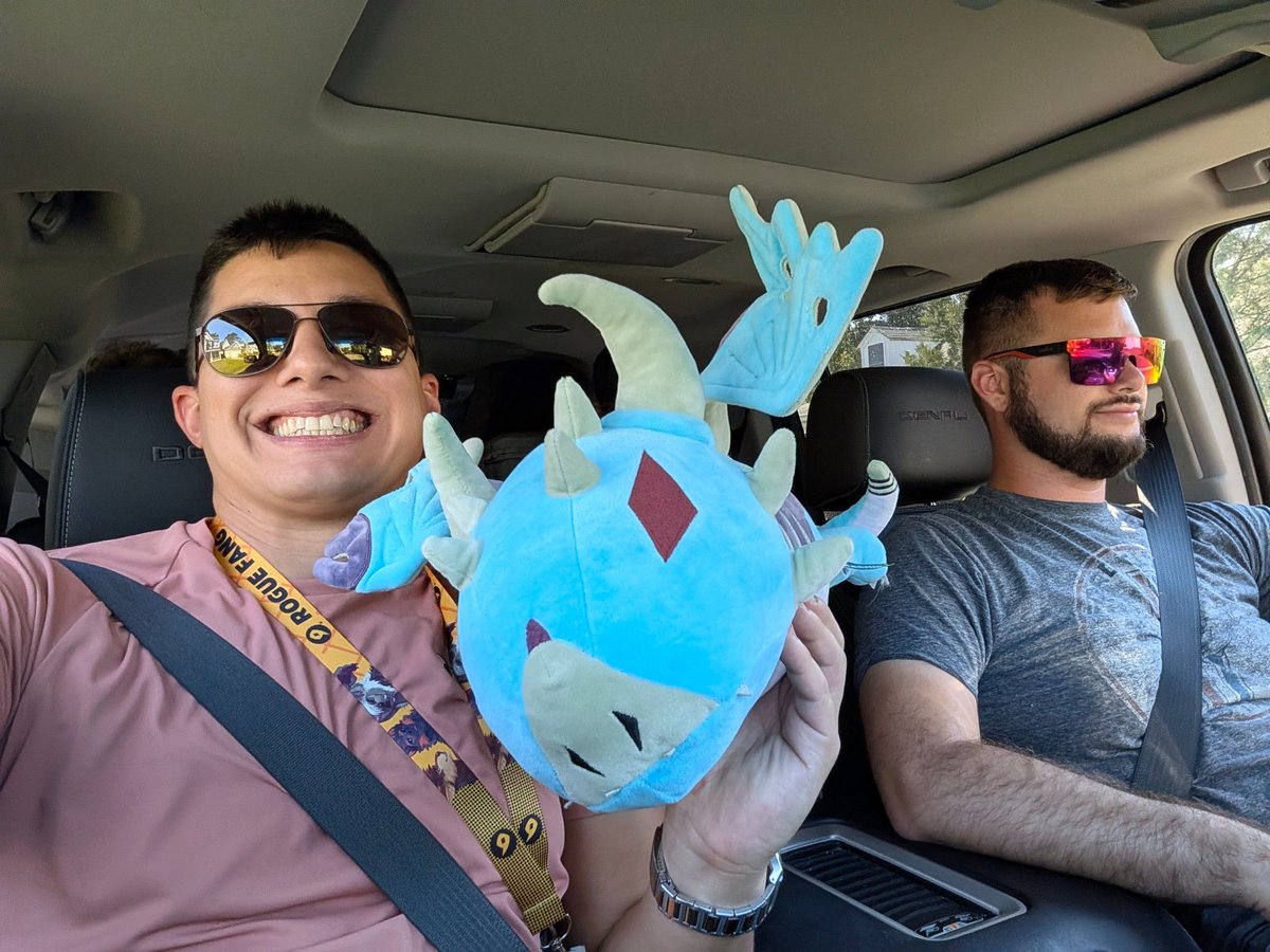 Labraderpy's tweet photo. Headed up to WPAFW! :D If you see me or my husband there, feel free to say hi and give hugs! https://t.co/6m7pkohl8K