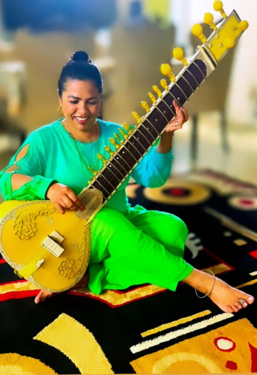 jyotiartists's tweet photo. #sitar #love #learning #classical #music #lucknow #india 
@Heera1616 @Havenlust @Atelier462 @GOTHICRICH @Simoj1958James @hh_painting @harrypetsanis @LawyerSatya @HemlataArtist https://t.co/sHL7hRE4kG