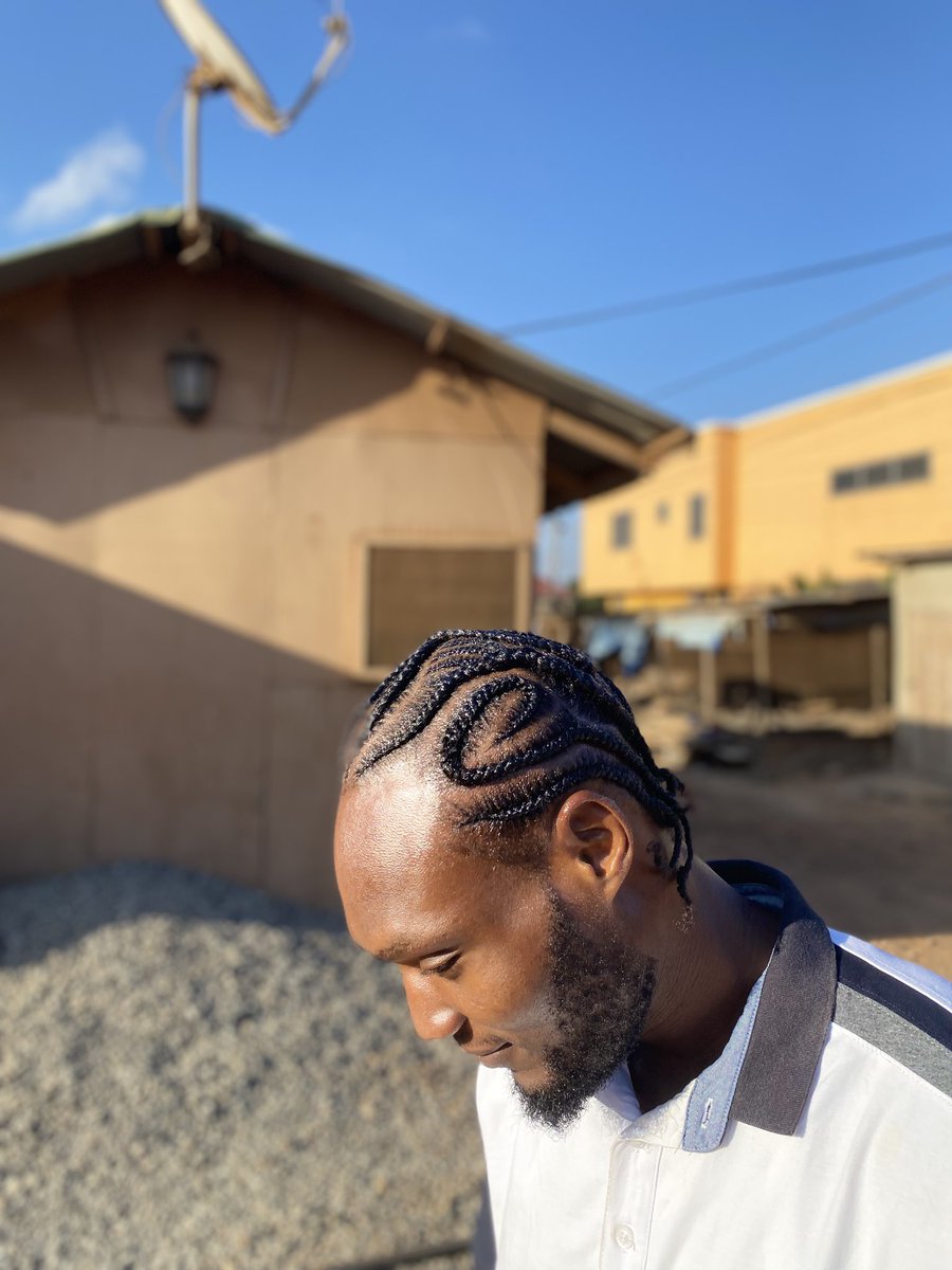 ChristGrosCoeur's tweet photo. Latest braid 😎#Rahmanjago #Highfashion @rahman_jago_  #fashiondesigners #FashionLover https://t.co/4YFQLlWdTm