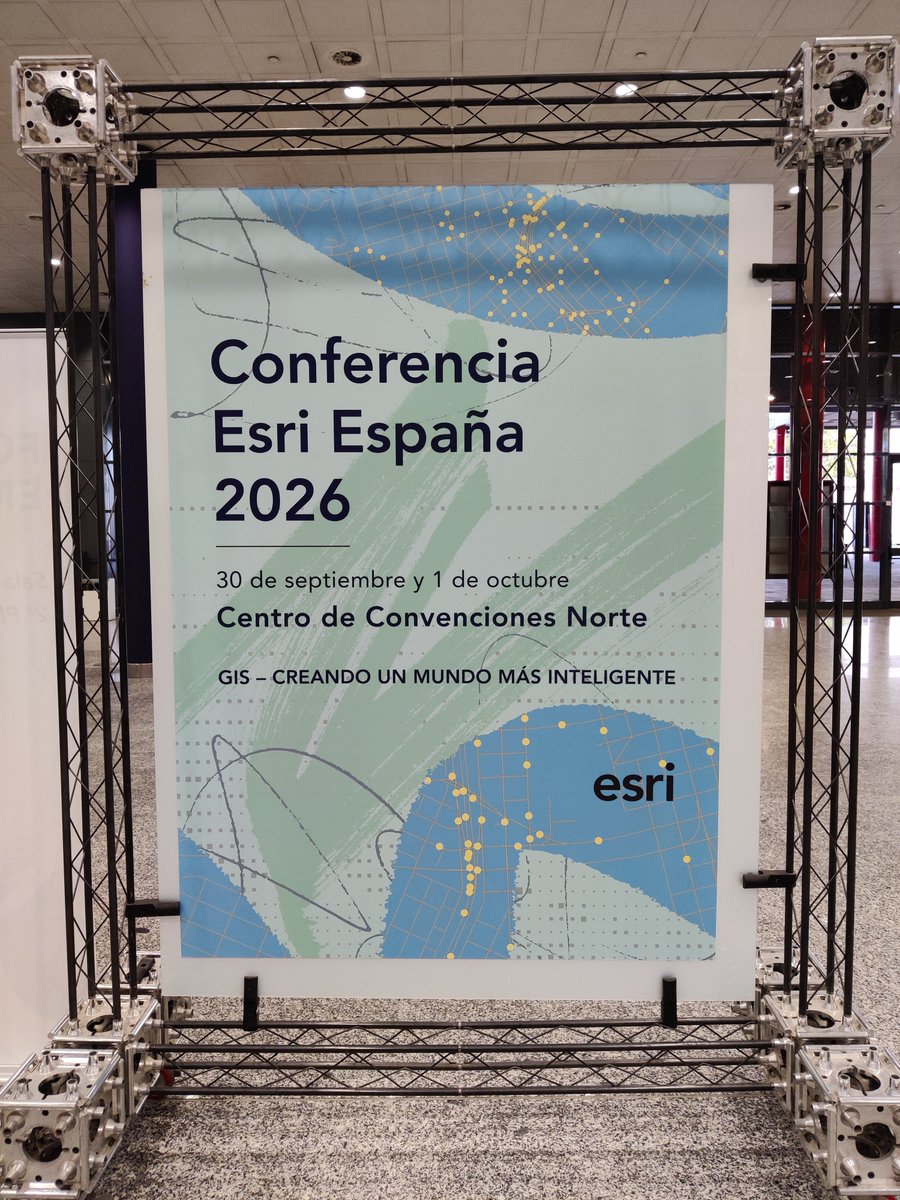 Imrishale's tweet photo. Un año más no podía faltar a mi cita con @Esri_Spain en la #CEsri26 🗺️

Esta vez no me ha dado para hacer el reportaje de siempre, pero he de decir que el evento a estado tan interesante e innovador como nos tienen acostumbrados. https://t.co/i33LQv2dKE