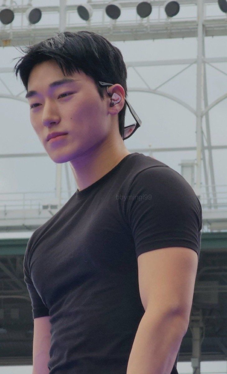 snabbokie's tweet photo. san was extra hot with short hair idc https://t.co/nLMY4pd1Sf