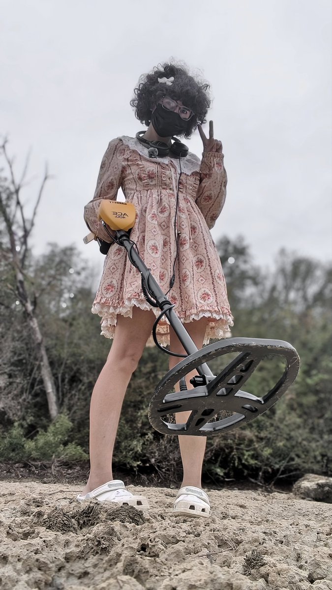 dumbfrenchrat's tweet photo. metal detecting tomboy (wearing dress) https://t.co/iA9MJ1Q5X8