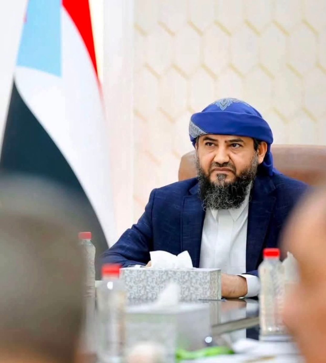 shaivan55's tweet photo. يُغضي حياءً ويُغضى من مَهابتهِ ... فَمَا يُكَلَّمُ إِلَّا حِينَ يَبْتَسِمُ
عدت والعود احمد
عودة الروح إلى الجسد ✌️✌️✌️
#الجنوب_دولتنا_وعيدروس_رئيسنا 
#الحوثي_يستهدف_مدينة_الرسول https://t.co/BBnWGuJKez
