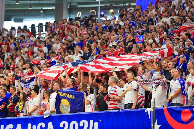 super_mondial29's tweet photo. Les États-Unis 🇺🇸 Pourraient accueillir la première Coupe du monde des clubs féminine en 2028 !
La FIFA envisage d’organiser un autre événement majeur aux USA selon @RobHarris
#fifa #clubworldcup #womensfootball #usa #fyp https://t.co/UXyfdCN6Sg