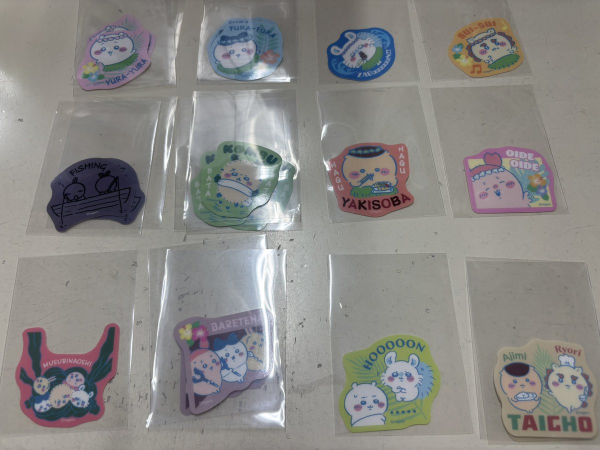 acqua_lune's tweet photo. 【交換譲渡】
ちいかわ　ダイカットステッカーグミ
（譲）
画像のもの

（求）
同種セイレーン
異種ステッカー系
うさぎ、あのこ、セイレーン

一枚100円➕送料で譲渡⭕️ https://t.co/4QtEUX593T