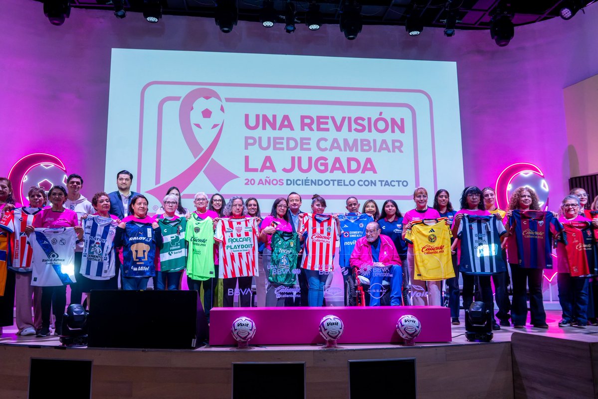 atlantefem's tweet photo. Con mucho orgullo nos sumamos a este mensaje de lucha contra el cáncer de mama por parte de la @LigaBBVAFemenil 🎀 

Estamos convencidas de que una revisión puede cambiar la jugada. 

¡Autoexplórate! 

#TuVidaNoEsUnJuego 
#SomosMásQueFutbol https://t.co/GKesEAfcln