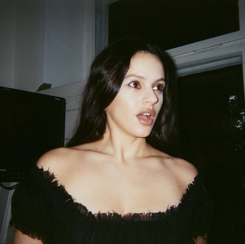 updaterosalia's tweet photo. ROSALÍA has received two nominations at the UK Music Video Awards for “Berghain”: 

“Best Pop Video International” and “Best Styling in a Video, in association with Dazed.” https://t.co/zNubUKUNlj