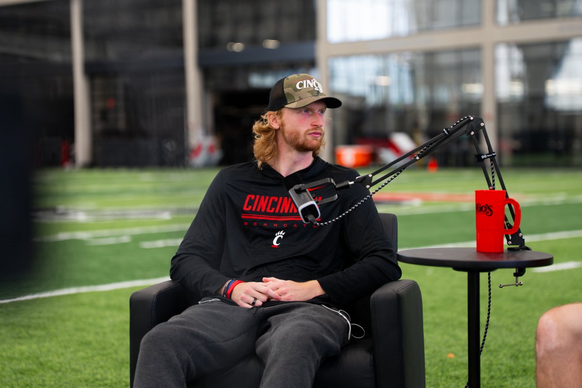 GoBearcatsFB's tweet photo. SPECIAL new episode of #4Claps coming tomorrow https://t.co/SYWYKrzeWI