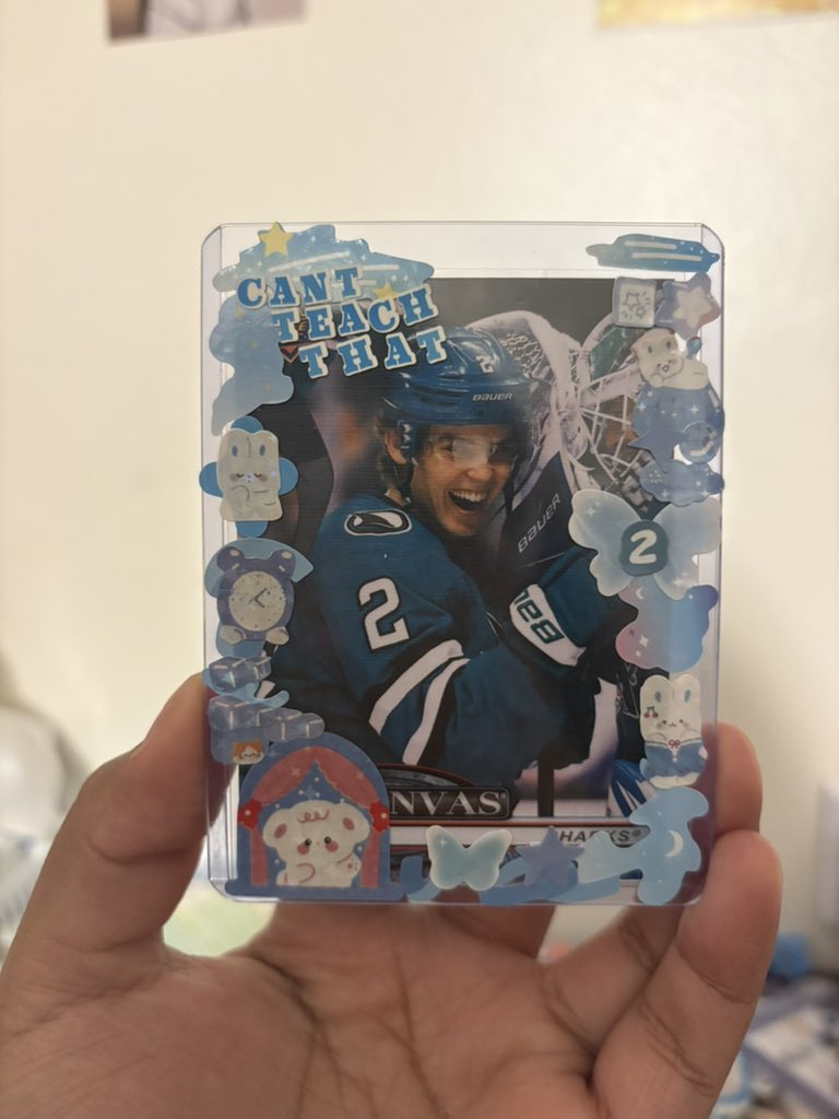 boredchecks's tweet photo. hello #turnitallteal  /sharkstwt. happy home opener day. i have an extra smitty card and would like more hockey oomfs so giveaway time😊😊

to enter : 
- rt, like, &amp; follow

i’ll pick a winner next friday (10/09) :)) https://t.co/IqLI3VUHCw