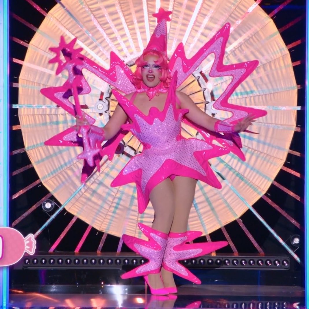 adjbeautyy's tweet photo. oh mocha was robbed so bad in this new episode, maybe i’m biased but she ate that runway https://t.co/kB2273lyMK