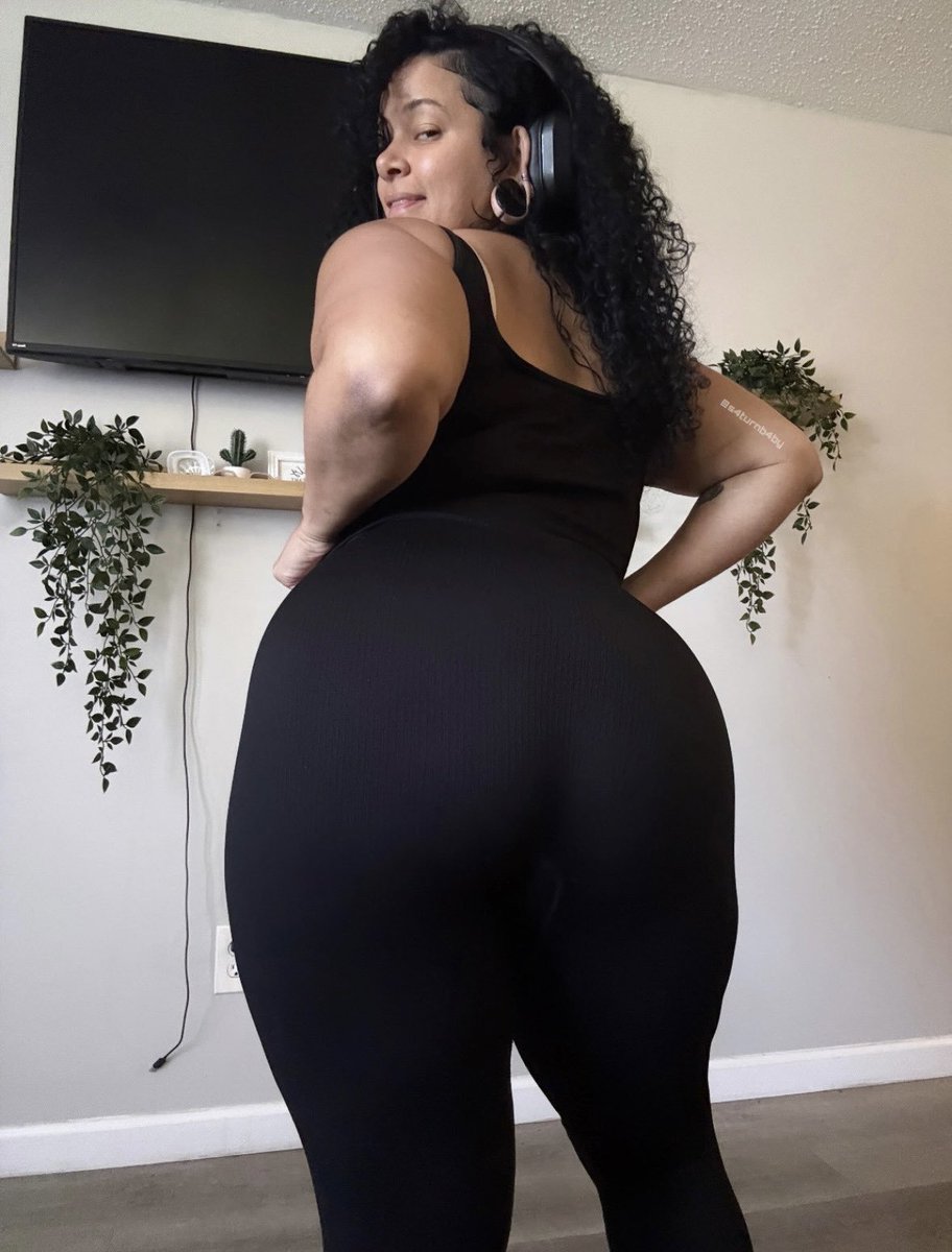 L8xUnfiltered's tweet photo. Thick Thursday 💦⚔️⚔️ https://t.co/us3aBgX1dU