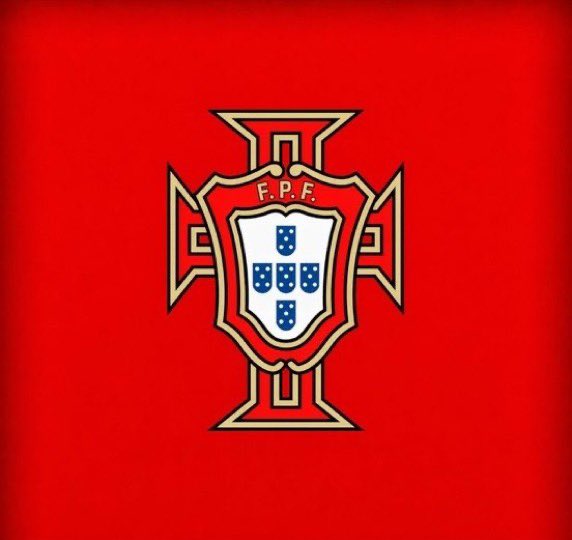 Jujubloke's tweet photo. 🚨🇵🇹 𝗠𝗔𝗝𝗢𝗥 𝗕𝗥𝗘𝗔𝗞𝗜𝗡𝗚: Portugal are reportedly considering a sensational move to eventually bring Cristiano Jr. into the national team setup as Cristiano Ronaldo’s replacement following Ronaldo’s decision to step away from international football.

The idea behind the move is simple: Cristiano Ronaldo has stopped, so Cristiano Jr. could be the one to continue the family legacy with Portugal.

Sources claim the dream is to see Cristiano Jr. wear the Portugal shirt, carry on the famous No. 7 legacy and follow in his father’s footsteps on the international stage.