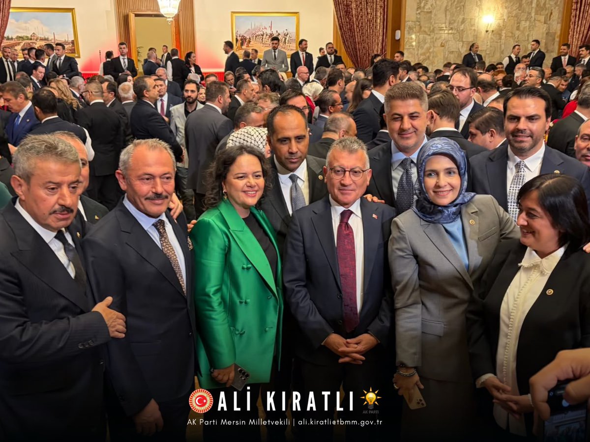 ALKIRATLI's tweet photo. 📍 TBMM

Dönem 5. Yasama Yılı’nın açılışı vesilesiyle, TBMM Başkanımız Sayın Prof. Dr. Numan Kurtulmuş’un ev sahipliğinde gerçekleştirilen resepsiyona kıymetli milletvekillerimizle birlikte katıldık.

Gazi Meclisimizin yeni yasama yılının ülkemize, milletimize ve Mersin’imize hayırlı olmasını diliyorum. 🇹🇷