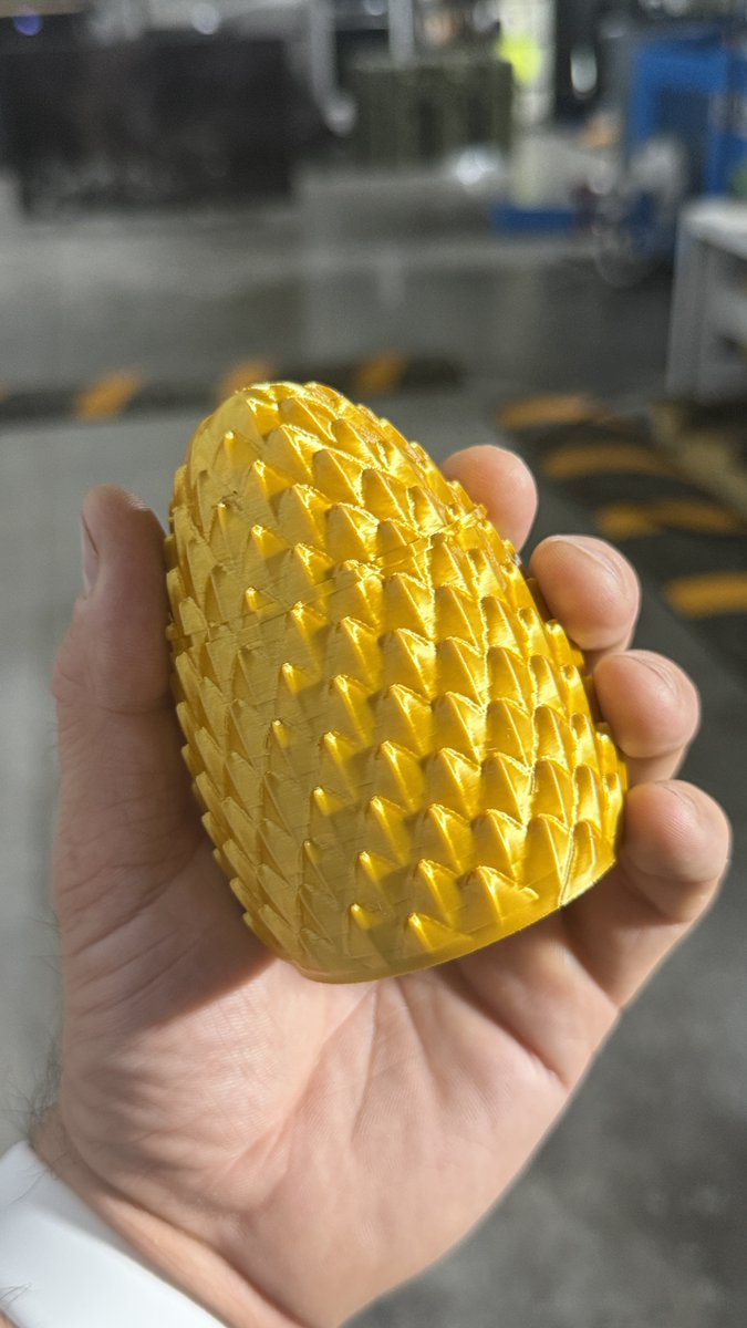 domm's tweet photo. i have been hardware pilled for some time (cough cough remote control gun turrets)

but the models are so good these days just ask for a shiny gold toy for your kids, and it will write the code, send the file to your 3d printer and even kick it off at the end

opus 5.5 used here https://t.co/ITr9sSh4DU