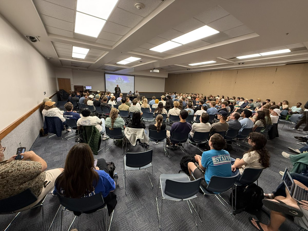EHM_Apologetics's tweet photo. Day 4 MAVEN Biblical IE.
Nothing secretive or disingenuous about why we’re here. And BYU doesn’t merely tolerate our presence-they welcome us &amp; provide LDS professors for our students to question, challenge, &amp; engage where we disagree. Thankful for that openness. @we_are_maven https://t.co/oVwvpbkKwC