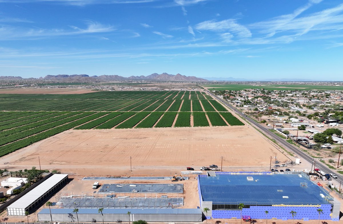 ForgeBuildingC1's tweet photo. Forging ahead in San Tan Valley, AZ on this 101,477 sf self storage development, featuring 7 drive-up buildings with standing-seam roofs, PBR metal siding &amp; trim, plus a multi-story, climate-controlled building with a TPO roof &amp; PBR metal siding.  Let's chat. https://t.co/kzoQLPYrsN