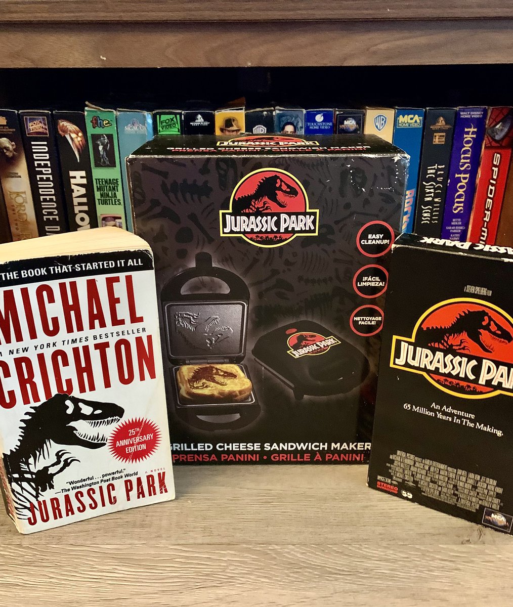 therlwrites's tweet photo. 🎃 GIVEAWAY 🎃

Happy October, Horror Fam!! Our podcast is giving away a ‘Jurassic Park Prize Pack’, including original Book, VHS and specialty Grilled Cheese Maker. Don’t Miss Out 🦕📼

To enter: Subscribe to our YouTube channel (linked in bio), Like, and Repost! 😈

Ends: Oct 31st, 11:00pm EST 🕚

⬇️ Important Details ⬇️ 

No purchase necessary, one winner selected ✨