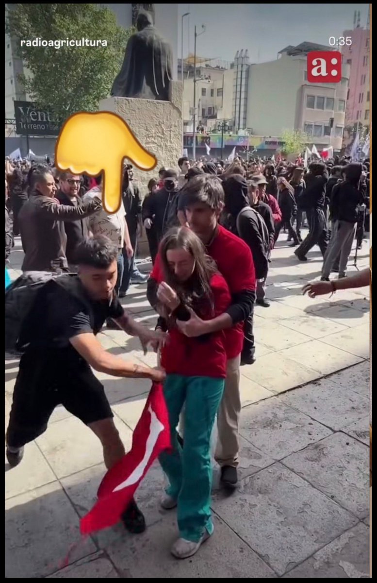 AbrahamUrnas's tweet photo. IDENTIFICAR ESTA LACRA⚠️
VAMOS TWITTER 
HAZ TU MAGIA 🔮
ESTA "CHALA" QLA LE PEGA A LAS MUJERES 🤬👇👀
#Confech https://t.co/Rv8sK4ju3z