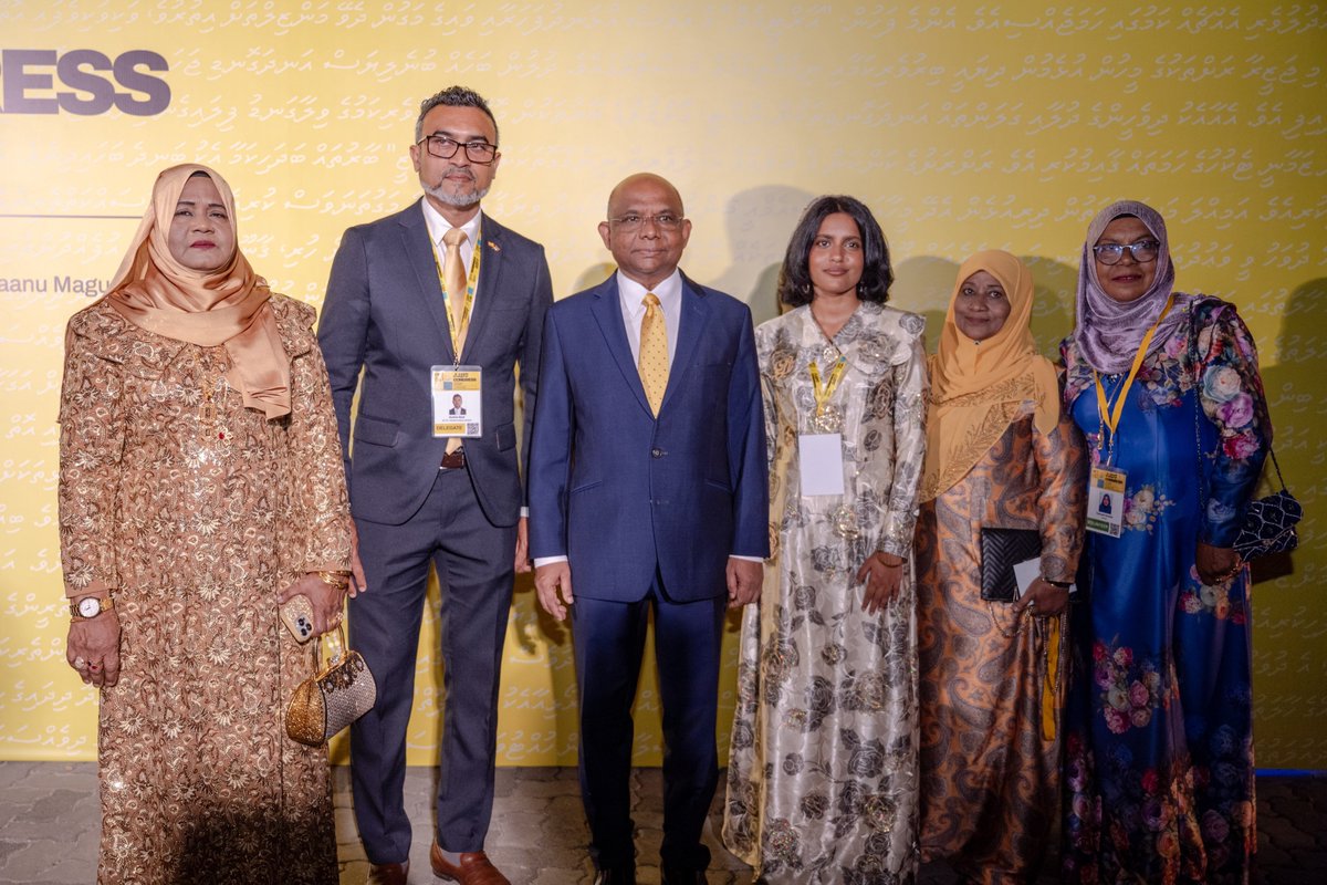 Muraidhooge's tweet photo. އެމްޑީޕީގެ 5 ވަނަ ކޮންގްރެސްގައި އެ ޕާޓީގެ ކުރީގެ ރައީސް އޮނަރަބަލް @abdulla_shahid ބައިވެރިވަޑައިގަތުން💛

#MDPCongress2026
#shahid2028 
#FudhuntheriDhivehiRaajje https://t.co/aPUe39PWyv