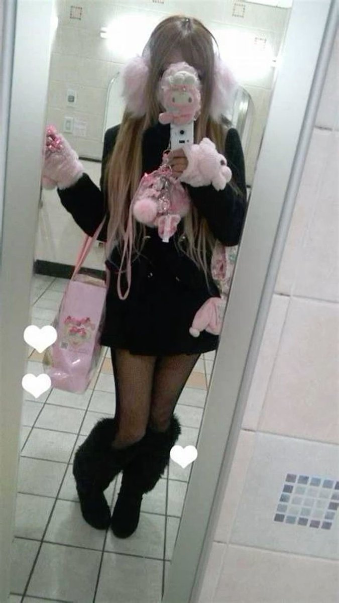 natibuuni's tweet photo. how imma dress when i reach my ugw https://t.co/u6EZosGJec
