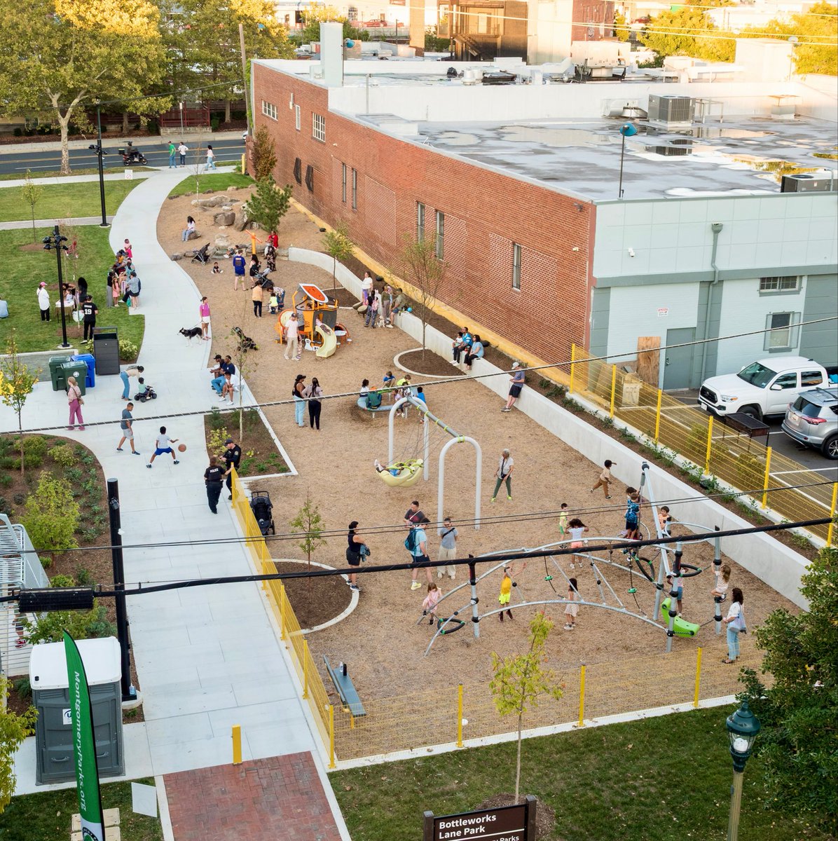 EvanMGlass's tweet photo. The new Bottleworks Lane Park in downtown Silver Spring is incredible! https://t.co/vrWTq0Nqyy