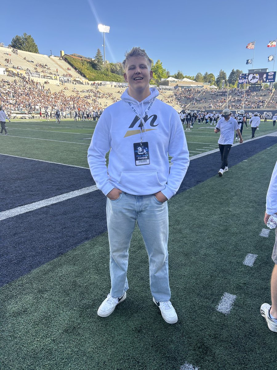 Jax_Chadwick's tweet photo. Great being up at @USUFootball this past weekend and seeing their first W of the season. Logan was electric.
Grateful for the invite, awesome experience

@coachbuttsUSU
@skyler_ridley @Ben_Hogg18 @CoachAcitelli @USUAthletics
@cavemanfootball @BrianPhillipsa1
@TheUCReport @CraigHaubert @DemetricDWarren @rakoto10
@BartleKSLsports @CKennedy247
@GregBiggins @adamgorney
@BrandonHuffman @BlairAngulo @Andy_Pham1 @PrepRedzoneUT
@ballersinutah
