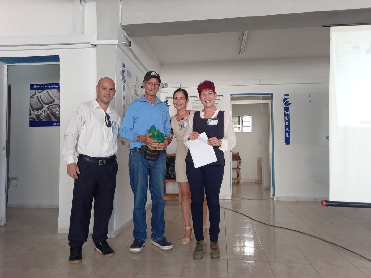 MaydelinRa's tweet photo. Con la presencia de integrantes de la Cátedra del adulto Mayor, se celebró en #Etecsa_Mayabeque, el Día Internacional de las Personas de Edad. 
Reconocimos también a tres trabajadores nuestros con gran experiencia acumulada en años.
#EtecsaConCuba
#Mayabeque https://t.co/AW98KDwVZs
