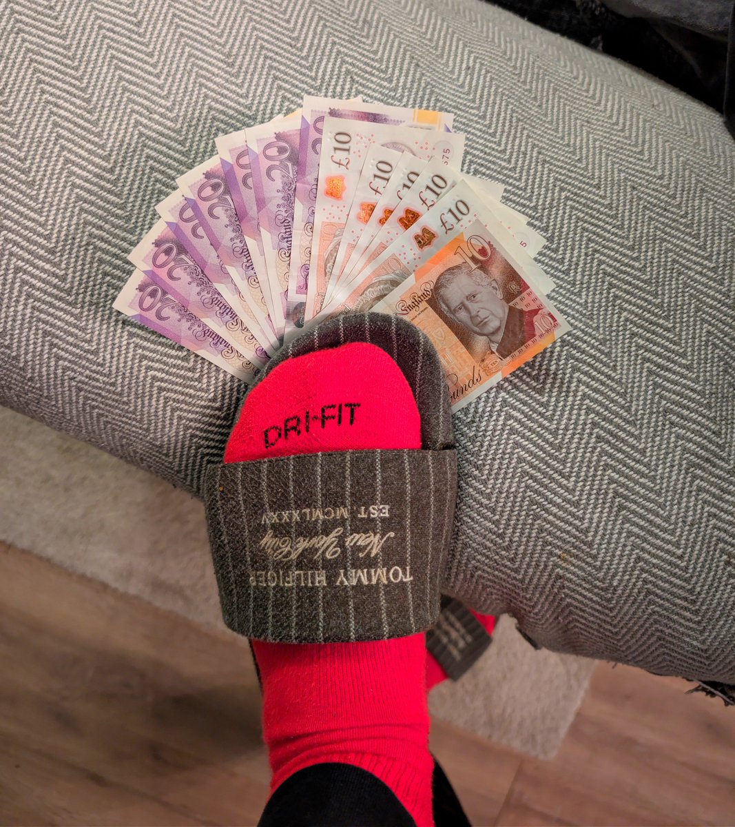 MasterKnight666's tweet photo. Todays loot taken from the pockets of my well behaved serving sub!

Who's next 💪😈 https://t.co/v656qu0uMG