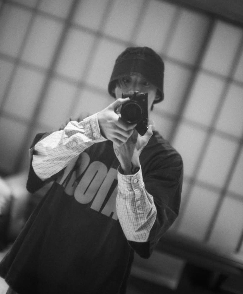 btschartsxdaily's tweet photo. #JUNGKOOK VIA INSTAGRAM POST!💜

“📷”
https://t.co/MsKSBjeDeN https://t.co/sMHxx7LRx9