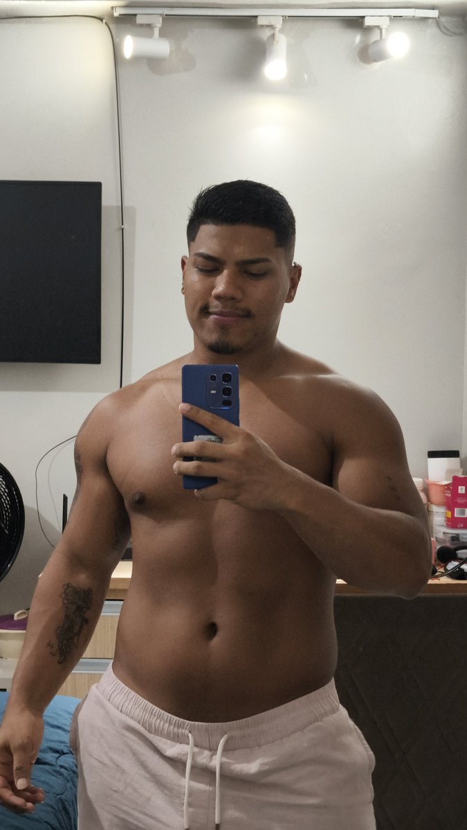 eusoares19_'s tweet photo. Cortei o cabelo! 🤭🥵 https://t.co/ZKSLlNwM4f