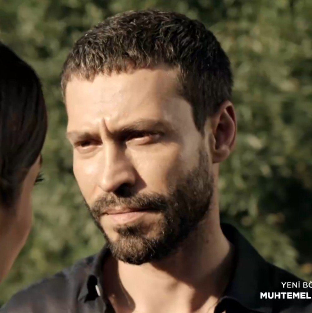 girlyafterskies's tweet photo. Jackal: Relationship isn't worth it if it's unhappy

Kadircimko: I'm with you even in unhappiness 🥹🤍

#MuhtemelAşk #DefKad https://t.co/eY5OSZoJD4