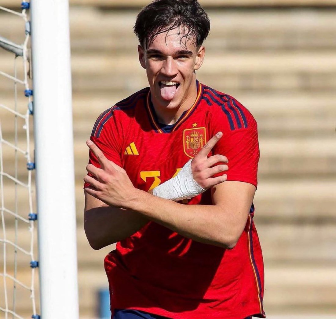 theMadridZone's tweet photo. 4 GOALS IN 22 MINUTES.

6 G/A IN ONE GAME.

CARLOS ESPI IS ON FIRE 🔥🔥 https://t.co/QC0pUxS73B