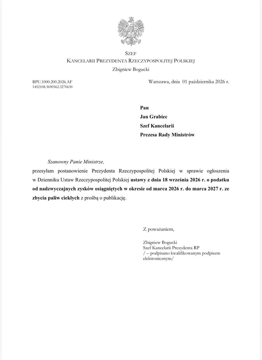 BoguckiZbigniew's tweet photo. Przesłałem do Kancelarii Premiera postanowienie Pana Prezydenta Nawrockiego w sprawie ogłoszenia w Dzienniku Ustaw ustawy z dnia 18 września 2026 r. o podatku od nadzwyczajnych zysków osiągniętych w okresie od marca 2026 r. do marca 2027 r. ze zbycia paliw ciekłych, z wnioskiem o publikację.

Wszystko w tej sprawie jest zatem po stronie rządu.

Premierze @donaldtusk, dość brania Polaków za zakładników, dość przerzucania winy na Prezydenta, dość kłamstw i ucieczki przed odpowiedzialnością za drożyznę na stacjach, którą Pan funduje kierowcom, żeby zasypywać Waszą dziurę budżetową.
Zamiast oglądać Pana podcasty, Polacy chcą zobaczyć teraz paliwo po 5,19 zł za litr. To co, robimy te tańsze paliwa❓️
Premierze, do dzieła‼️
