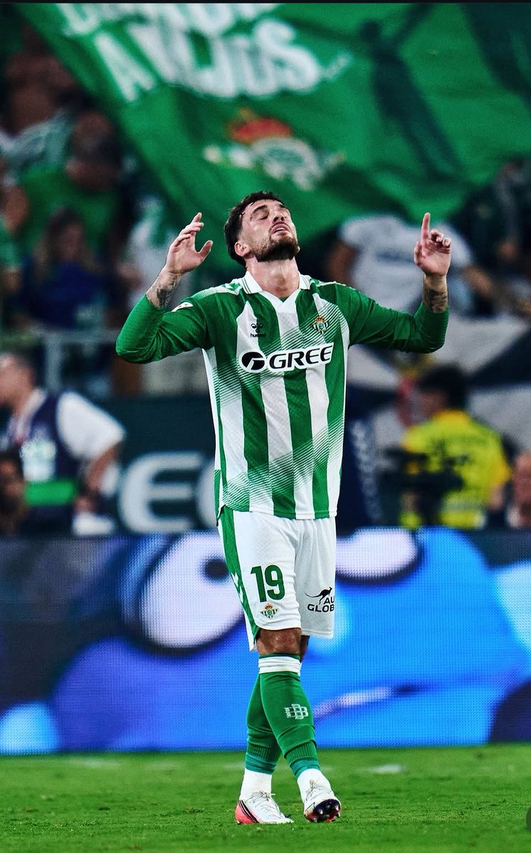 ElMagoBotas_'s tweet photo. Troy Parrott ha marcado 5 goles y ha dado 1 asistencia en sus últimos 5 partidos.

Gol ante el Real Madrid.
Gol ante el Lille.
Asistencia ante el Getafe.
Gol ante Israel.
Doblete (gol maradoniano incluido) hoy ante Austria.

Qué delantero ha fichado el Betis. https://t.co/CZOdvZk4x5