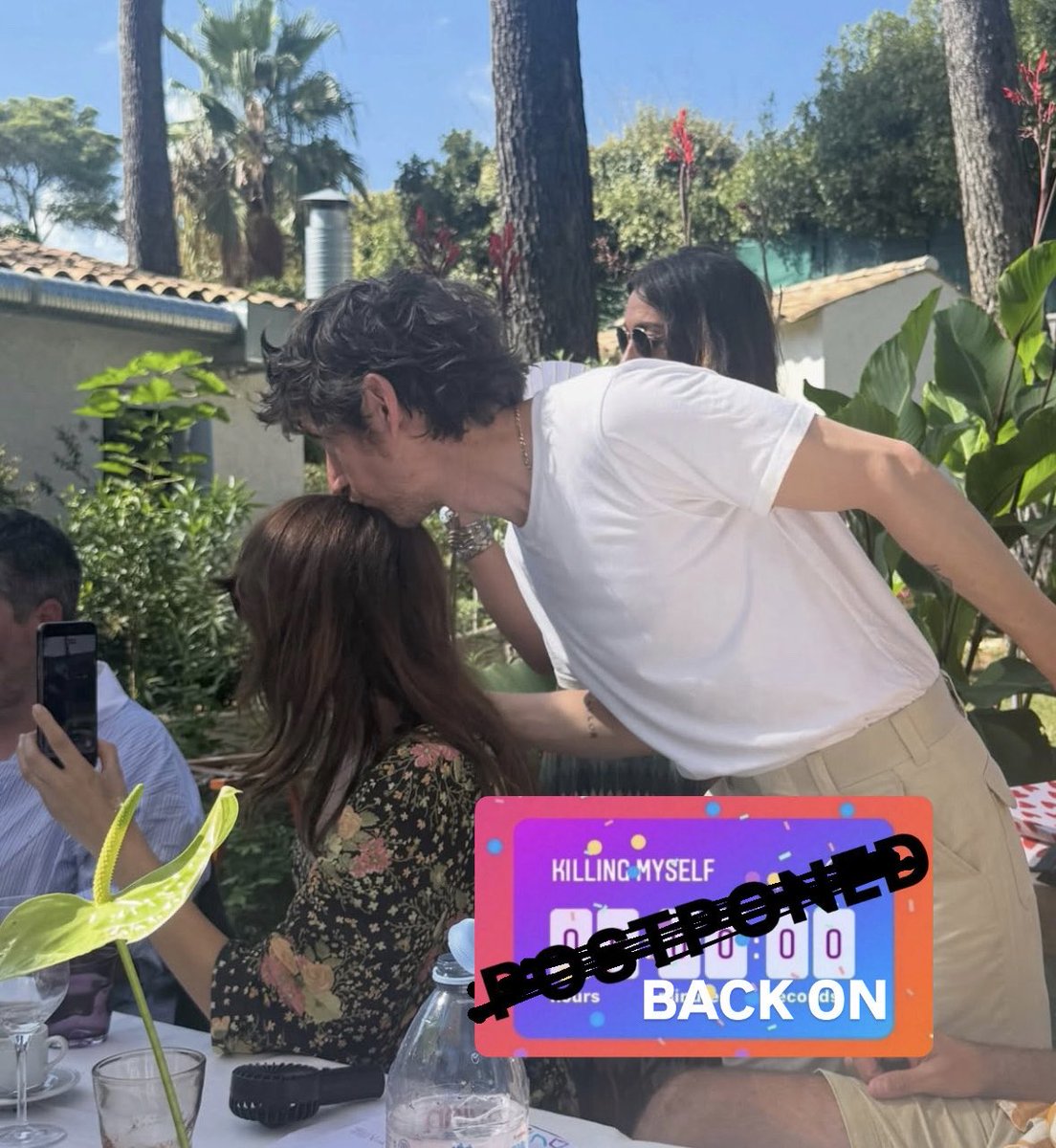batphonerr's tweet photo. ALEX TURNER RECENT

Váyanse a la ultra mega híper verga https://t.co/A4Y6E6xjKj