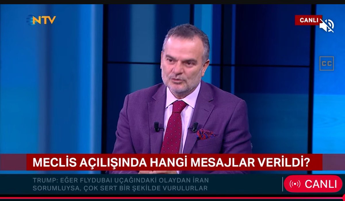 DemirFerit62's tweet photo. NTV’yi TV listesinden sildim.

Kemal Öztürk, daimi yorumcusu olarak NTV’de çıktığı bir programda Arap Alevilerine yönelik kullandığı ifadeler nedeniyle kamuoyunun yoğun tepkisini çekmesine rağmen NTV hala Öztürk’ü ekrana çıkarmaya devam ediyor.

Öztürk, Suriye’de yaşayan Nusayrileri hedef alarak, “Bu Nusayrilerin hepsini katletseler yeridir diyesiniz geliyor” ifadelerini kullanmıştı.

Irkçı, ayrımcı ve hedef gösterici olduğu gerekçesiyle birçok kesim tarafından tepki gören bu sözlere rağmen NTV, Kemal Öztürk’ü yorumcu olarak ekrana çıkarmaya devam ediyor.

NTV halkın hassasiyetlerini göz ardı ederek, Kemal Öztürk’ü ekrana çıkararak o ırkçı ve ayrımcı söylemleri bir anlamda kabul ettiğini ortaya koyuyor. 

Ben de duyarlı bir vatandaş olarak tepkimi NTV’yi televizyonumun uydu kanal listesinden silerek gösteriyorum.