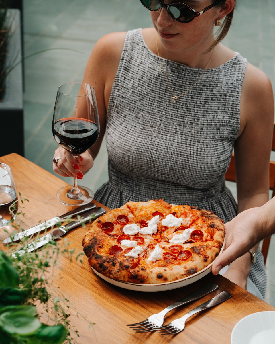 FSBaltimore's tweet photo. At Harbor &amp; Hearth, Executive Chef Mackenson Horebe brings artisan sourdough pizzas to life on our rooftop terrace overlooking Baltimore's harbor.

Available October 2-25 at #FSBaltimore. Reserve your table: https://t.co/byDvqA522V

#TasteOfFS #FourSeasons https://t.co/ZLvGoTbxsp