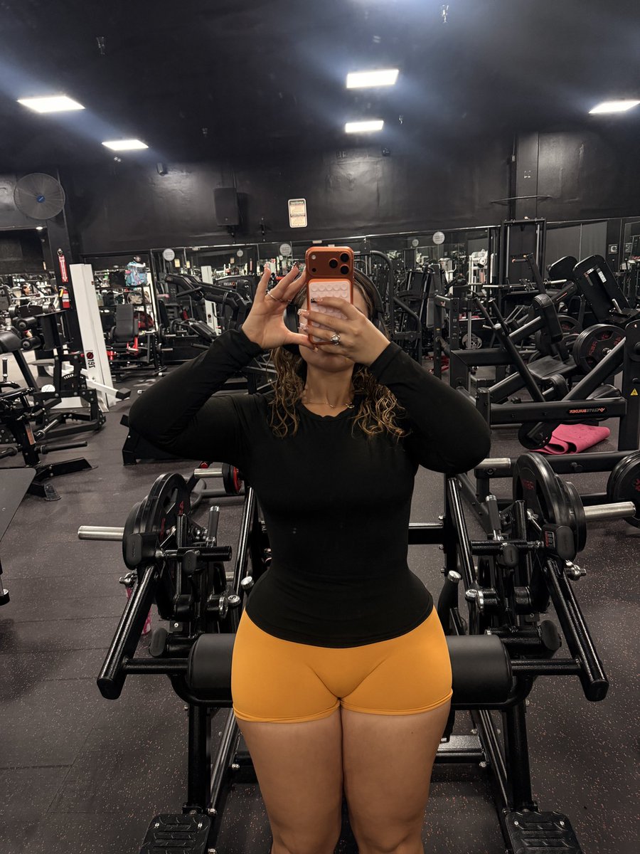jennieg_x's tweet photo. gym pics ☺️ https://t.co/2kdvWgUn2H