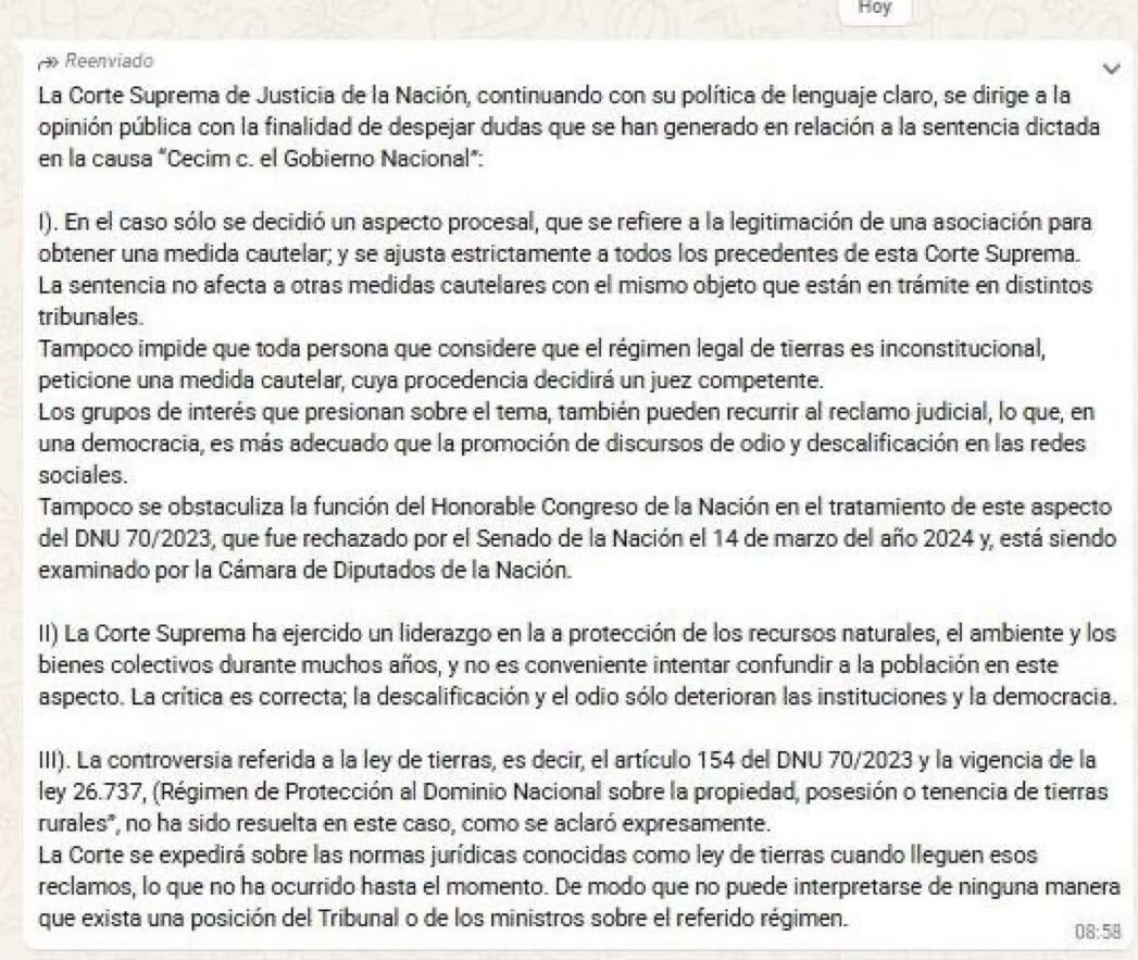 VilmaIbarraL's tweet photo. El comunicado de la CSJN no está en ningún sitio oficial. Si es auténtico (me cuesta creerlo), nos subestiman. Antes del fallo regían restricciones para la venta de tierras rurales y después, ya no hay protección. Conocían las consecuencias de lo que hacían y decidieron hacerlo. Entendimos todo.