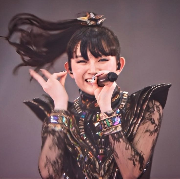 LpZoB's tweet photo. I don't think people realize just how much they help me every day, both mentally and physically.
#BABYMETAL 's music is like a breath of pure positive energy! they're there for me when I'm sad,happy,angry, or simply when I need.
I am grateful to be living in the same era as them. https://t.co/ZELft5TF0h