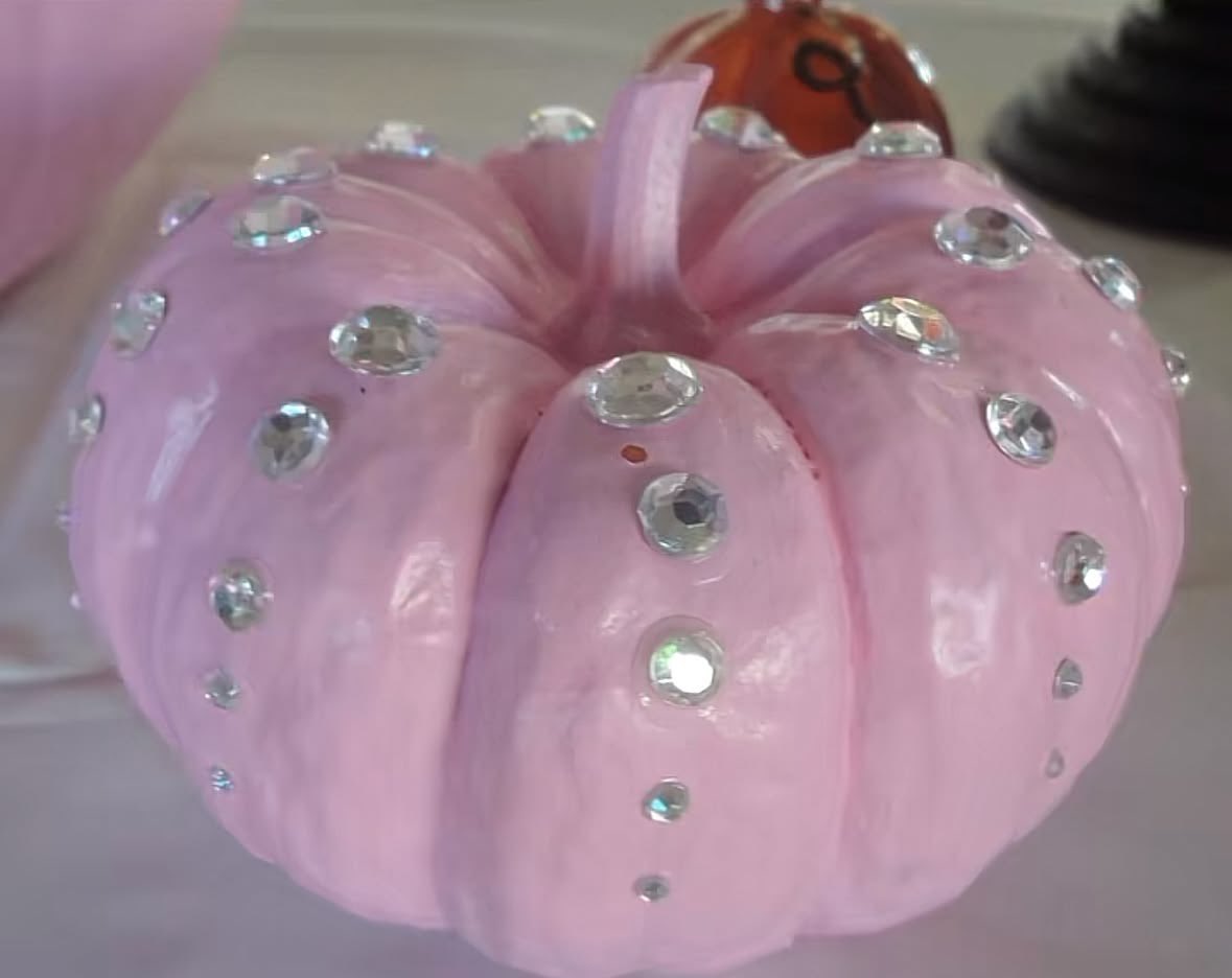 D0LLSMANIFEST's tweet photo. officially the 1st day of pink-tober 🎀🕸️๋࣭ ⭑ https://t.co/fOn1fTxOt1