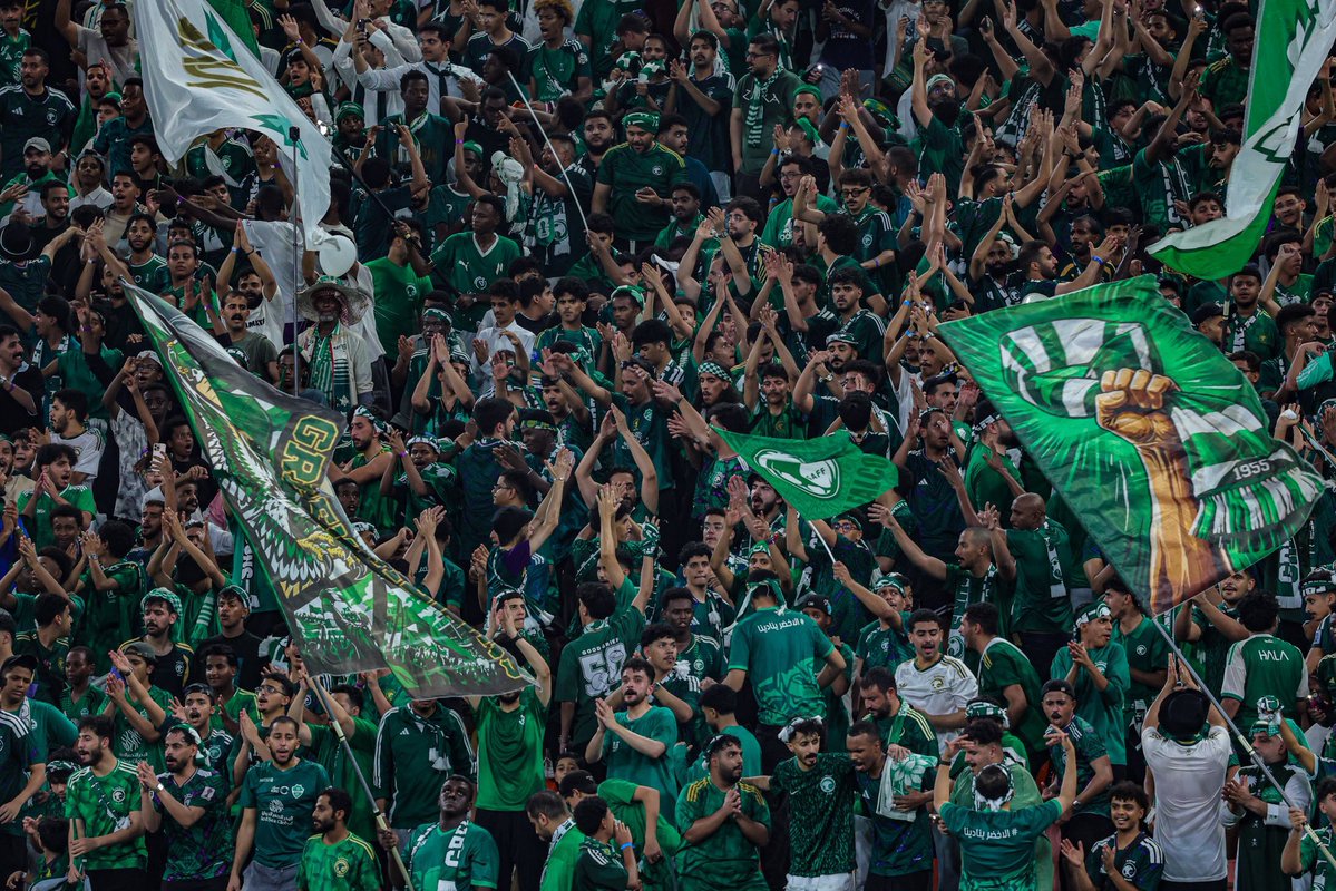 Rabanalsafena's tweet photo. باقي خطوتين فقط نحو كأس الخليج، وخطوتين تفصلنا عن العودة إلى منصات المجد.. والجماهير السعودية كانت وستظل جزءًا من كل إنجاز.

موعدنا السبت.. 6:55 يا سعوديين 🇸🇦🔥

🔗 https://t.co/87JGJTncLs https://t.co/JwQInNy7Et