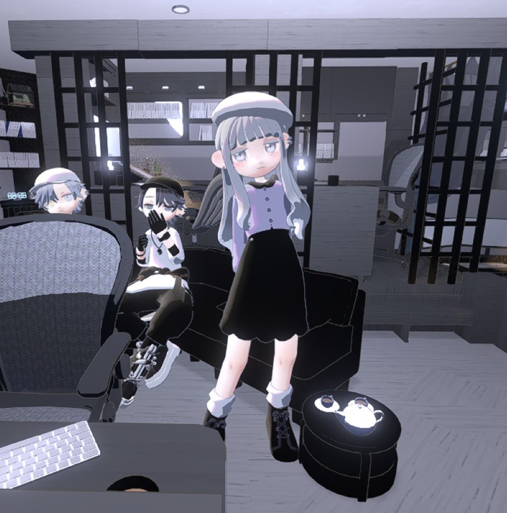 s__aonagi's tweet photo. みんなが作る女の子服を着せたい+メイクさせたいがために作った 間を取ってグレーな子です
ふたりの妹にしようかな、どうしよう
sくん興味なさげでワロタ https://t.co/MM42138QDq