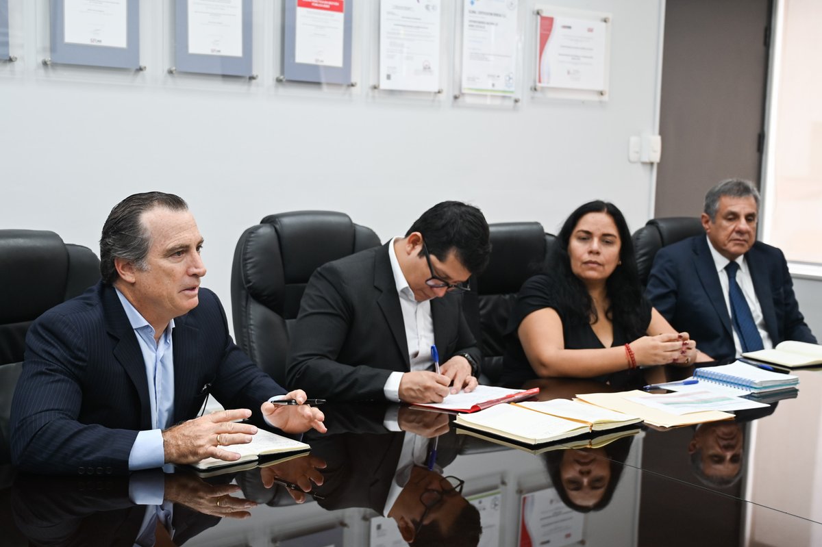 sbn_peru's tweet photo. ✅#SBNInforma
📣¡Impulsando la inversión pública y privada!
☝El superintendente de la SBN, Angel Manero Campos, sostuvo una reunión de trabajo con representantes de la empresa Southern Perú, liderados por su gerente legal Andrés Ferrero Ghislieri. (1/2) https://t.co/lkIsl0JjdN