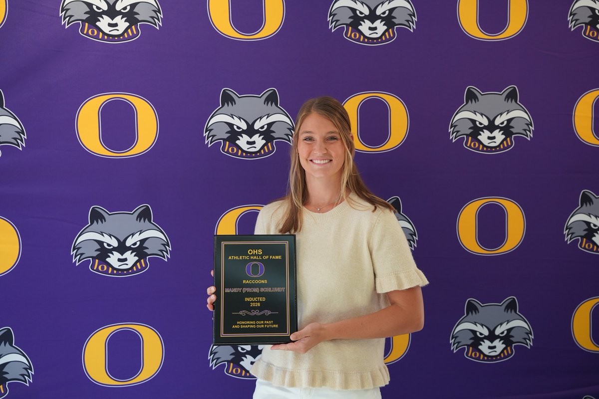oconschools's tweet photo. We are honored to induct Mandy (Prom) Schlundt into the OHS Athletic Hall of Fame! ππ Mandy played Basketball from 2009-2012, Cross Country from 2008-2011, Soccer in 2009 & Track & Field from 2010-2012. #OconPride #OconDriven #Oconomowoc https://t.co/uHtaIyJ0CL