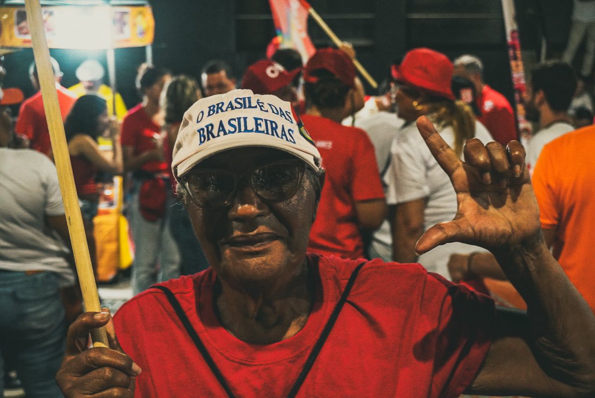moochild_'s tweet photo. “Quem tem apenas aspirações pessoais, jamais entenderá uma luta coletiva” https://t.co/0fvUBLkPrf