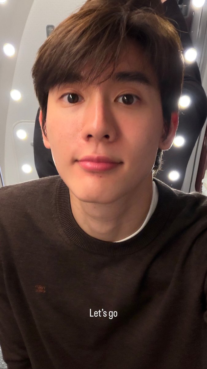 bookfamily_'s tweet photo. 🗓️ 021026
IG ─ Story kasibook_ 

💬 : หยุดน่ารักสักที คนเป็นแม่แท้ๆไม่ได้มันทรมาน ลุยๆ Let’s go! Safe flight kub ✈️

BOOK X CELINE PFW27
#BookKasidet
#Celine #CelineEte2027
#MichaelRider #kasibook https://t.co/1Ui1x5R1wP