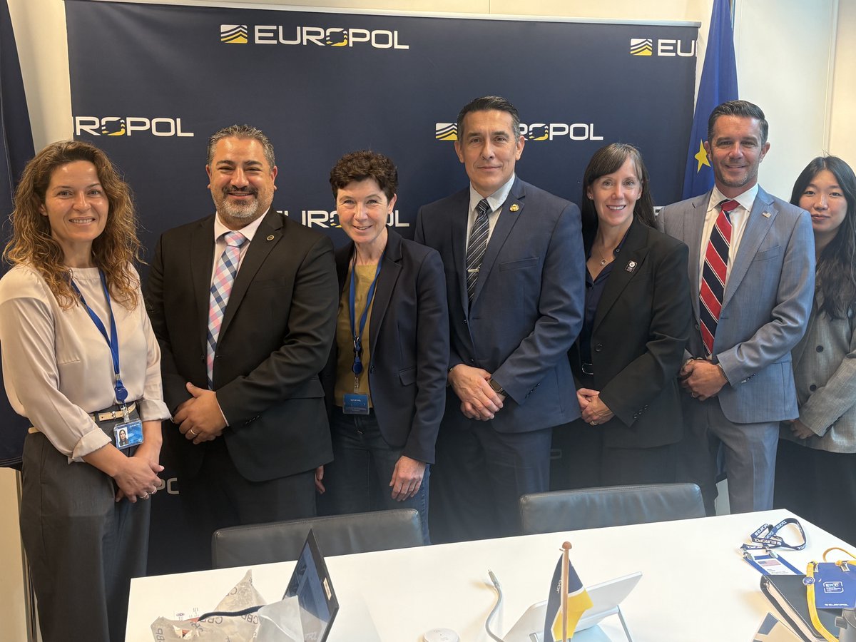 CBPOpsSpprtEAC's tweet photo. Thank you @Europol for hosting the European Police Chiefs Convention in The Hague. @USBPChief and I joined a U.S. delegation alongside delegates from 59 countries to discuss migration, counterterrorism, and technology. @CBP #EPCC #MakingEuropeSafer #KeepingAmericaSafe https://t.co/hOvQsCWiWJ