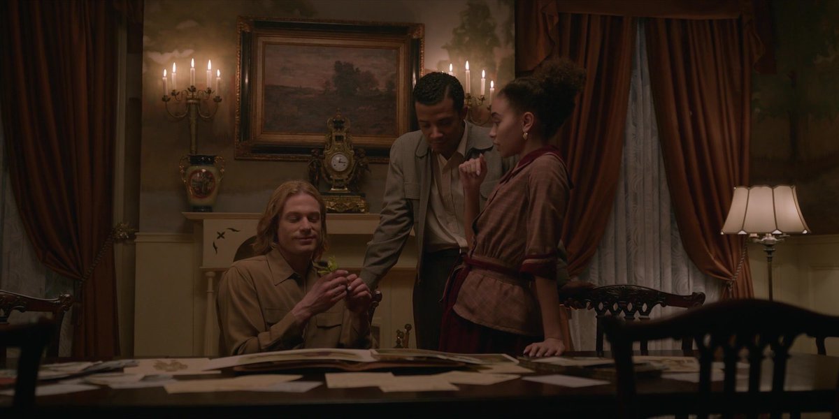 residentfangs tweet picture