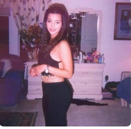mak_eyee's tweet photo. Kim Kardashian 

    In her 20s.                      In her 40s. https://t.co/Homd5BdmkL